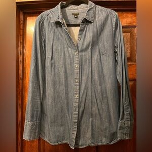 *Sold* Ann Taylor 100% Cotton Long-sleeve button down blouse